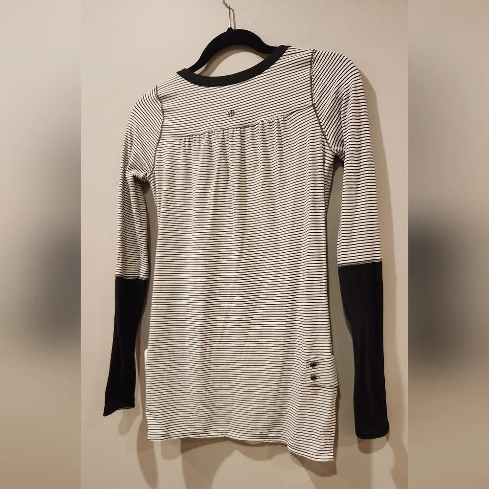LULULEMON Urbanite Henley Long Sleeve
